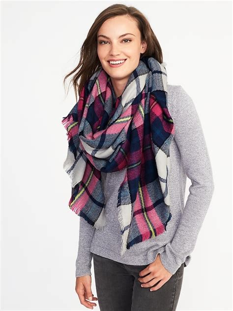 girls flannel scarf.